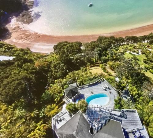 Te Wahapu Ski Chalet | Pomare Beach Chalet