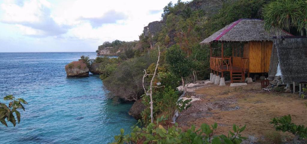 Tomia Island Cabin | Pombero lodge