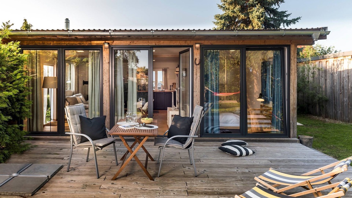 Altwarp House | Pomeranian Bay Cabin, fireplace, SUP's - large fenced garden