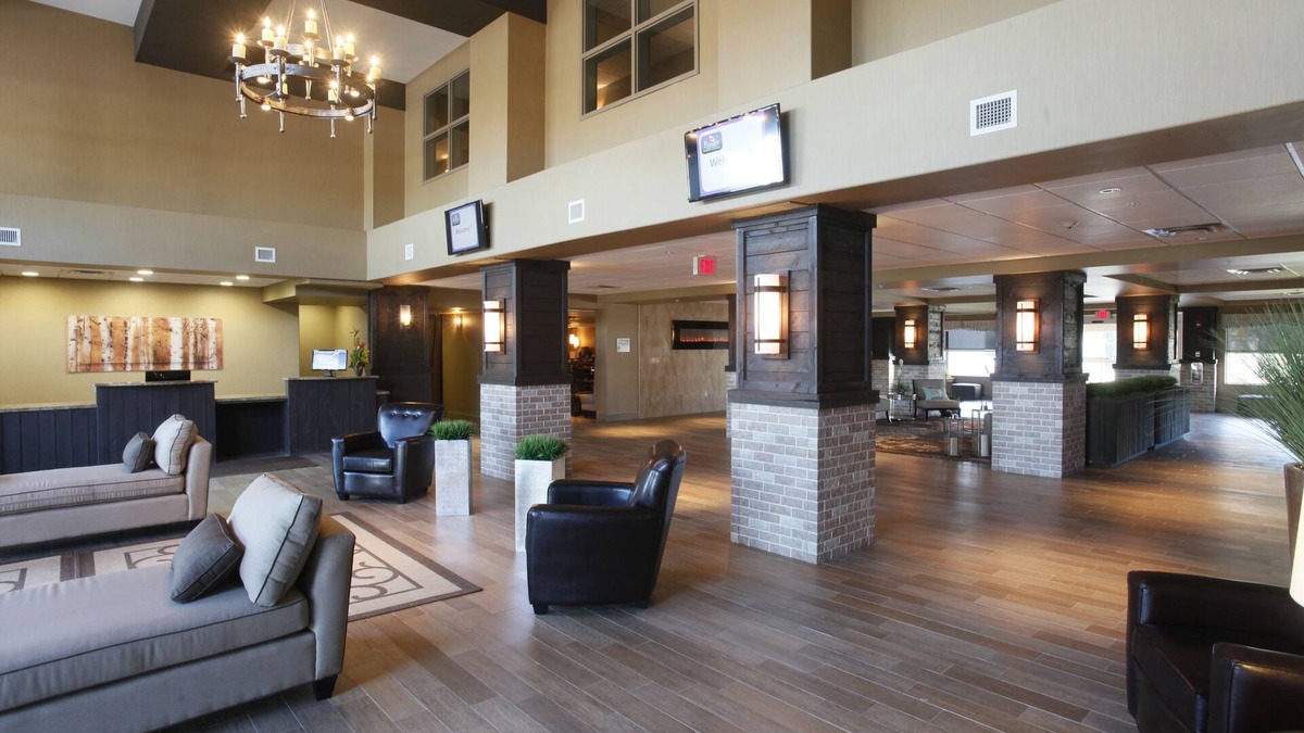 Olds Hotel | Pomeroy Inn & Suites at Olds