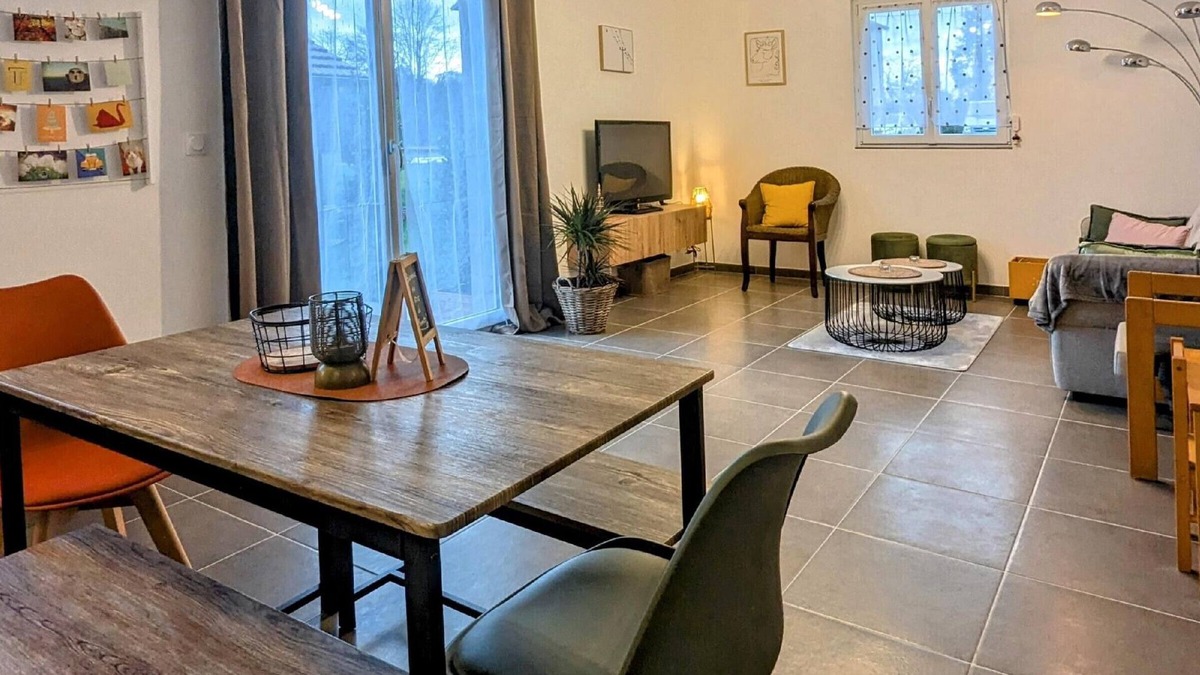Amage Cottage | Pommette Cottage with Terrace and Parking in Amage