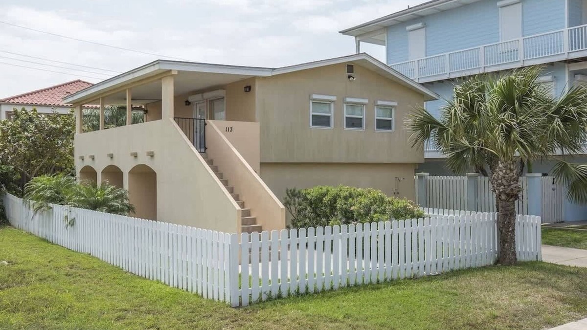 South Padre Island House | Pompano Beachview Home by RedAwning