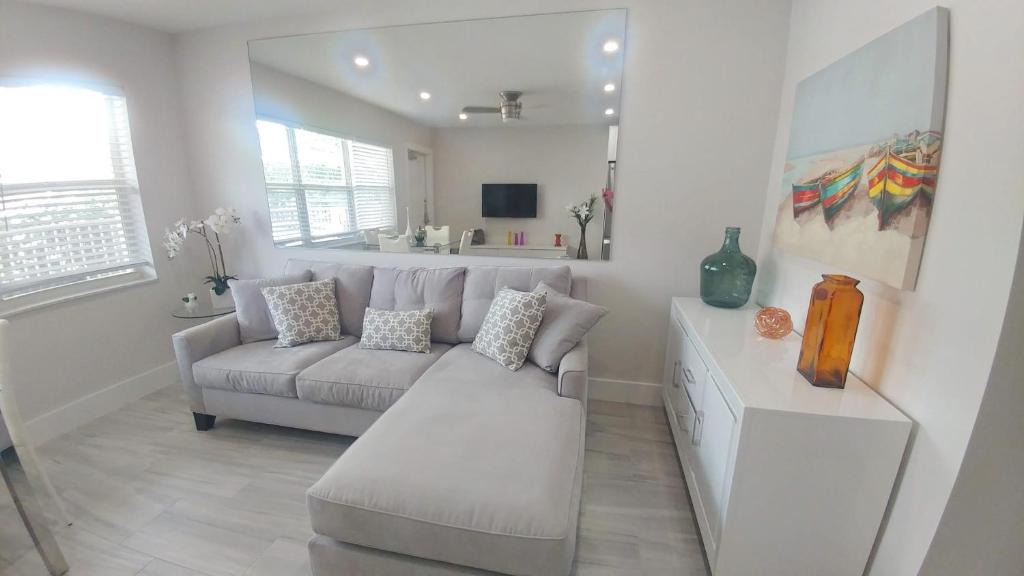Harbor Village Apartment | Pompano Beach Hidden Gem