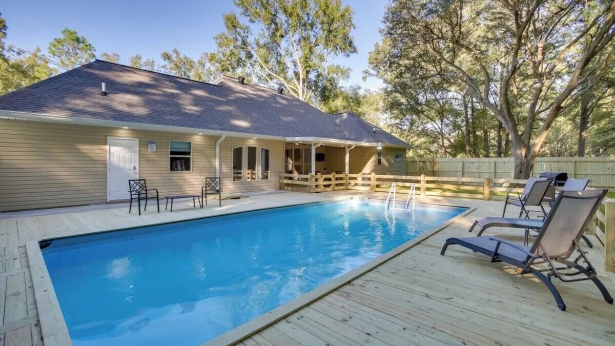 Robert House | Ponchatoula - Robert Oasis with Pool & Game Room