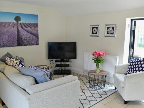 Sedgehill House | Pond-B6844