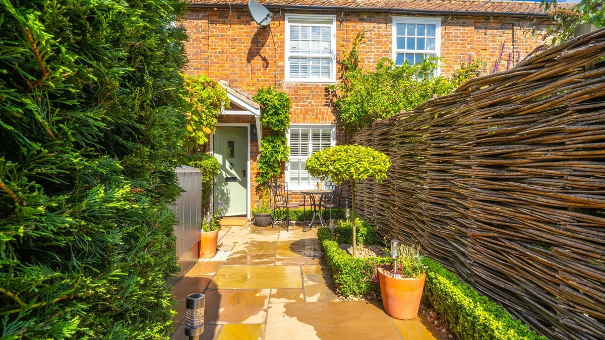 Docking Apartment | Pond Cottage, Docking, Norfolk