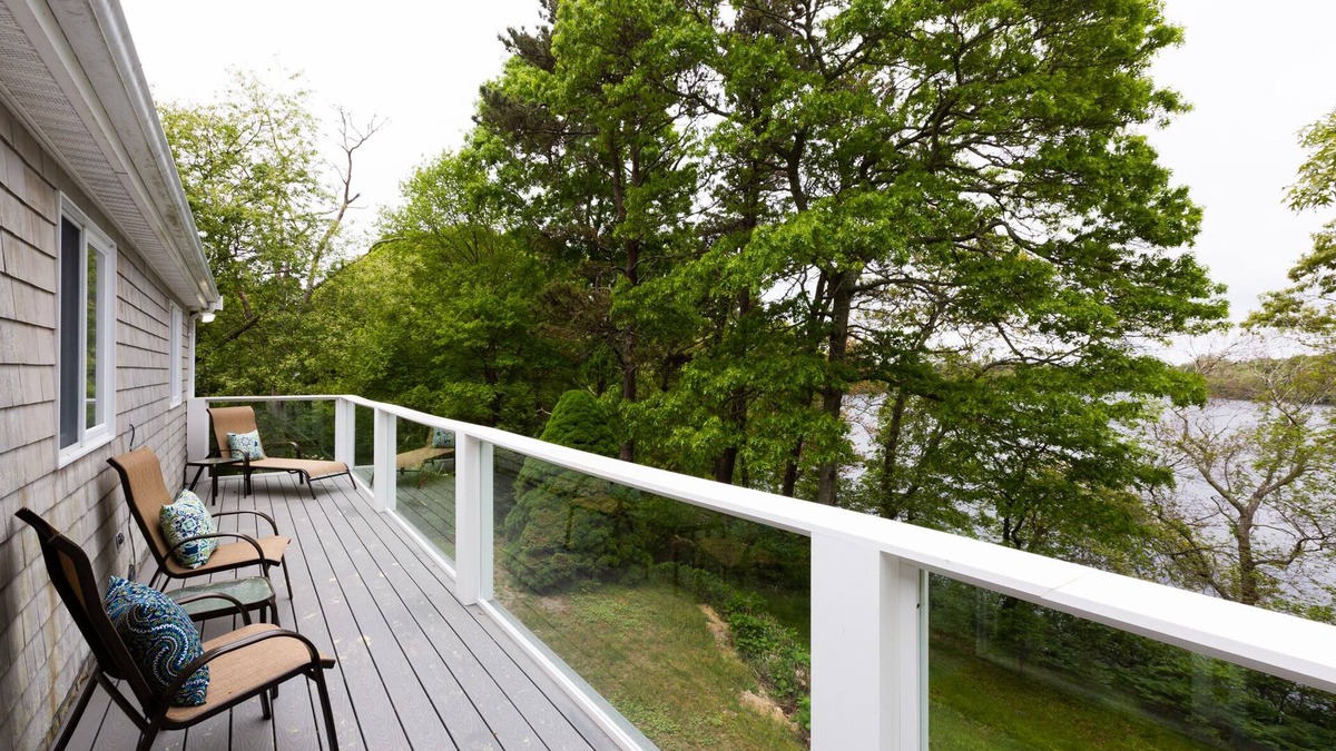 West Barnstable House | Pond Lily - Recently Remodeled Waterfront 3 Bedroom