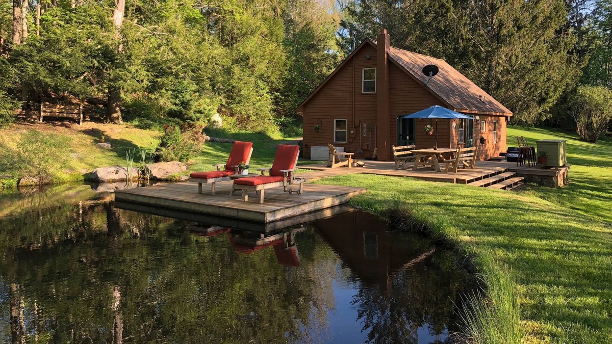 Andes House | Pond, Stream and Dock next to the House!