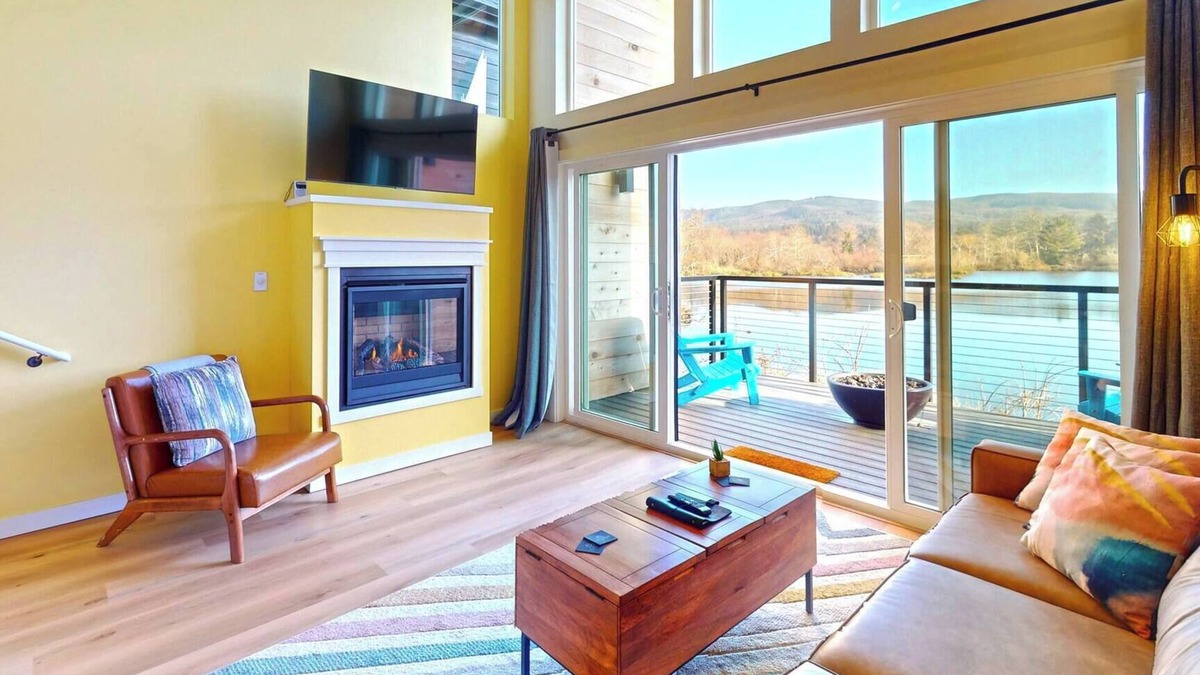 Seaside House | Pond View At The Commons - Dog Friendly