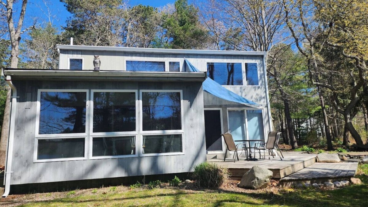 East Falmouth House | Pond View Home on Cape Cod with gorgeous views