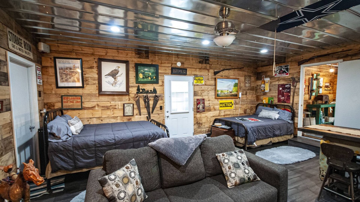 Hayesville Cabin | Ponderosa, Nice Open room by creek with two beds, full bath, living area, TV.