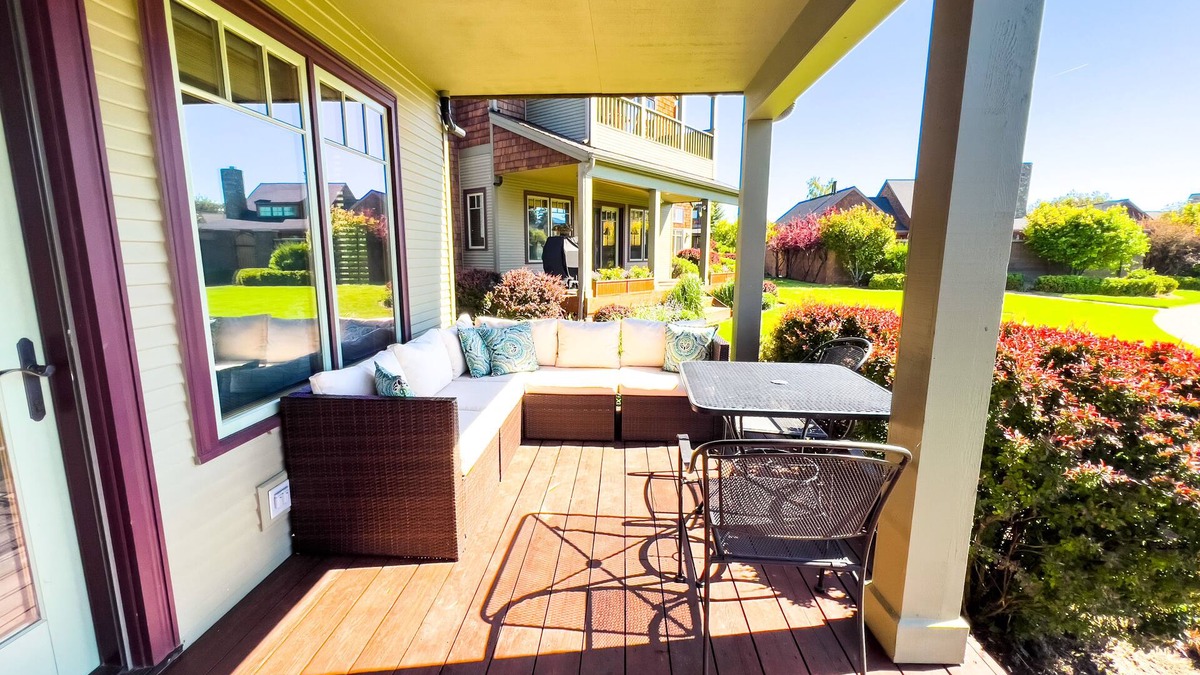 Sisters Condo | Ponderosa Sunset Retreat 2 bedroom 2 bath in Pine Meadow Village Sisters Oregon