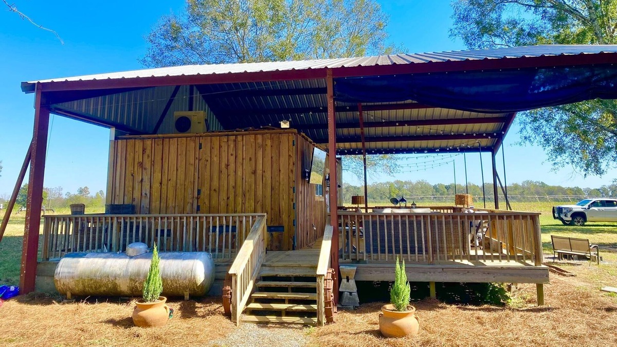 Dawson Cabin | Pondfront Tiny House - Private Escape to the Peaceful Countryside
