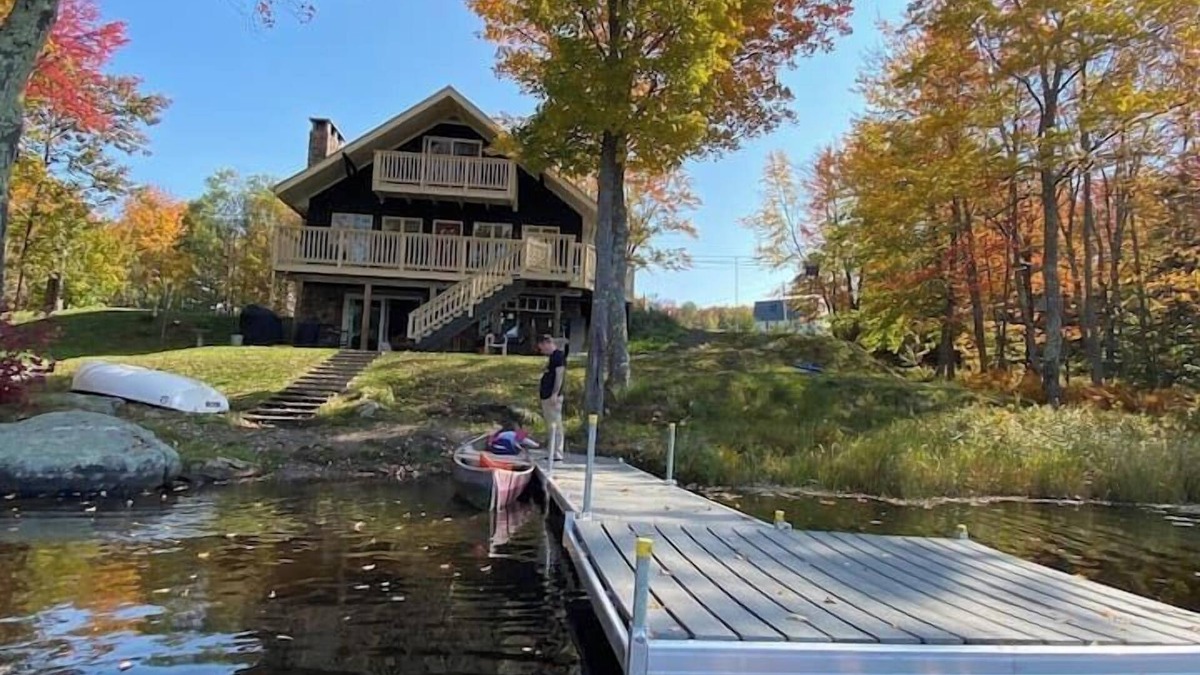 Greenwood Ski Chalet | Pondside Getaway - Fishing, Canoeing, & Skiing