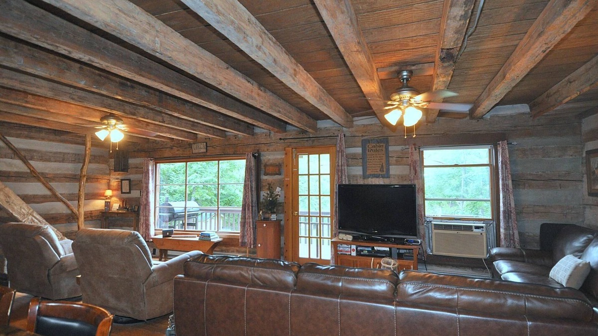 Berkeley Springs Cabin | Pondview Cabin - Log Cabin Retreat