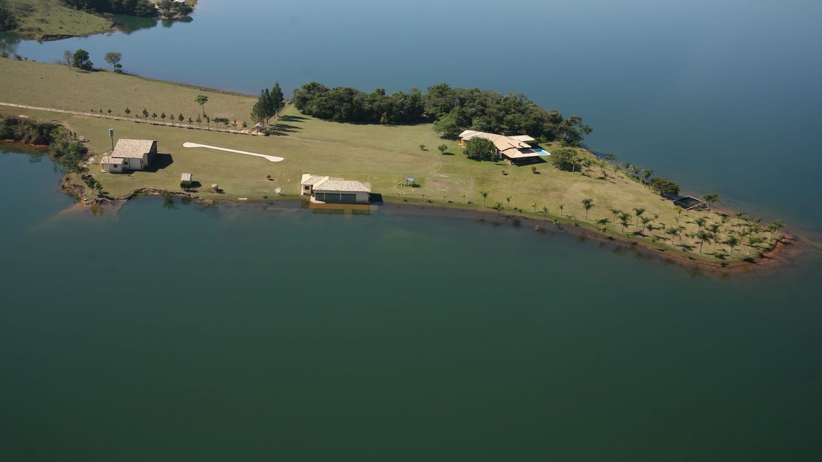 Sao Sebastiao da Vitoria House | PONTAL DAS ARVORES between Tiradentes and Carrancas MG - CAMARGOS dam