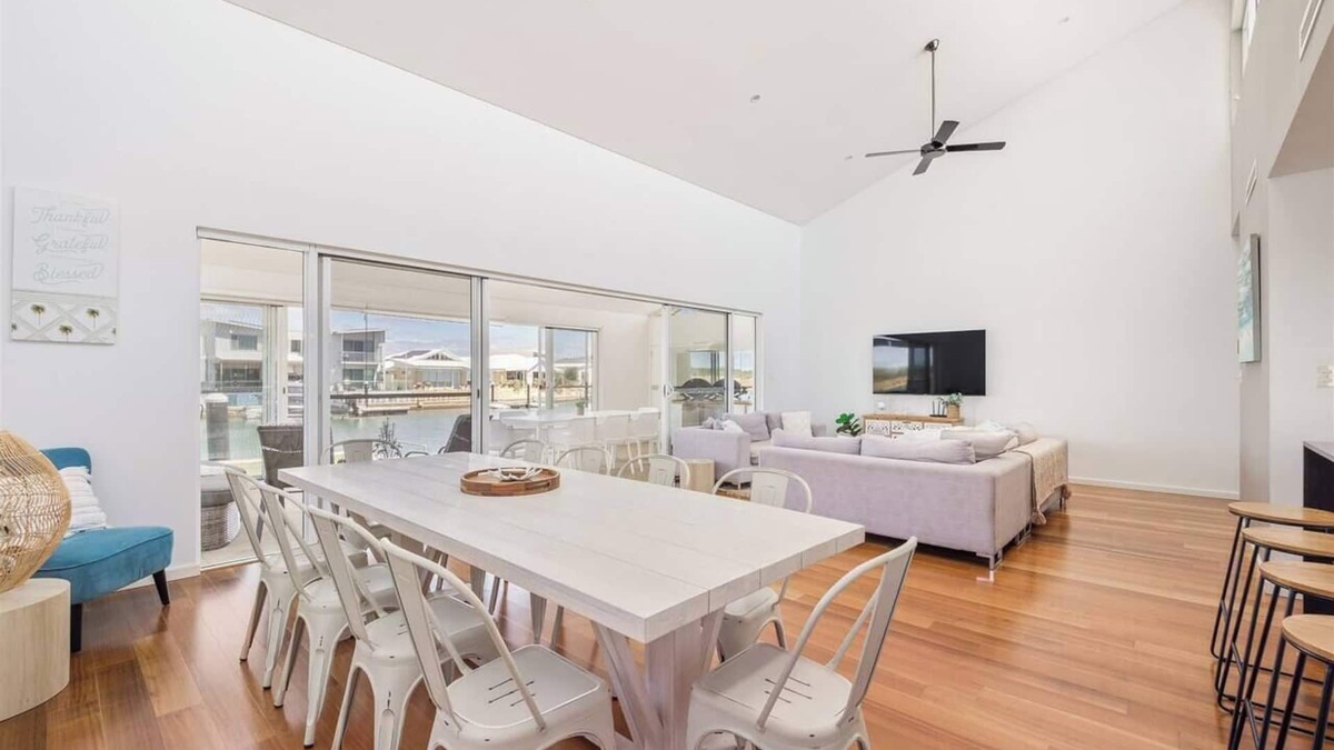 Geographe House | Pontoon Paradise Waterfront Serenity in Geographe