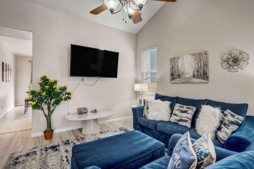 Colorado Springs House | Pony Meadows Family Escape with BBQ & Workspace