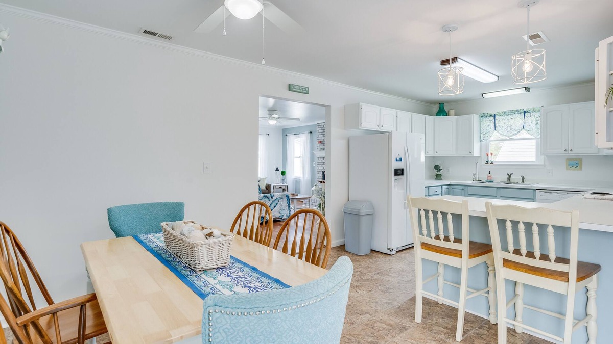 Chincoteague House | Pony Paradise - Gaze at Ponies, Walk to the Carnival, and bring your family dog!