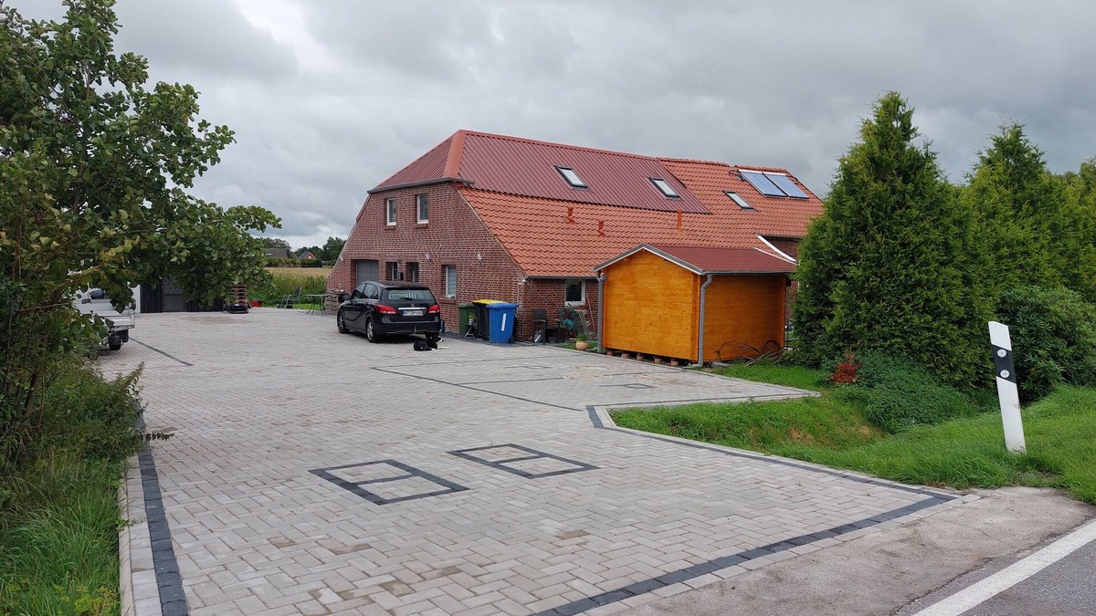 Großheide Apartment | Ponyhof, 2 room DG, incl. Bed linen, shower/towels
