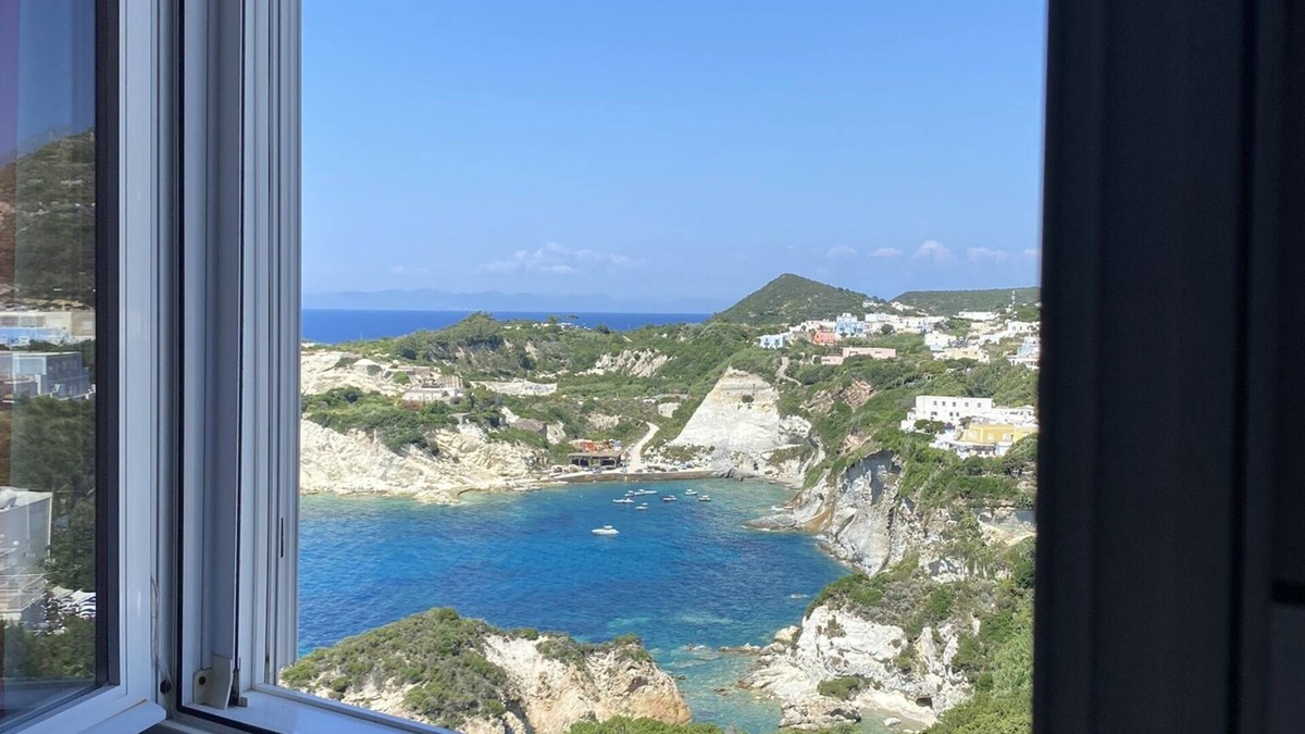 Le Forna Apartment | Ponzamania Blue Rose Apartment