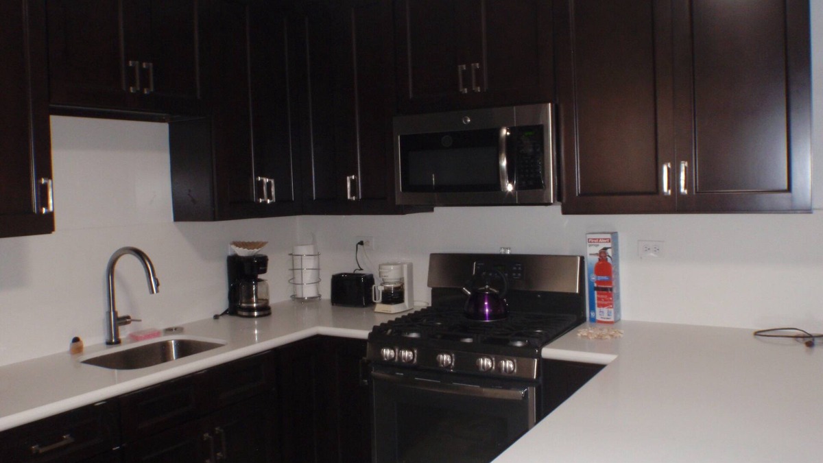 Kamay House | Pool, 2 full Kitchens 3 kings, 1 Queen, 5 twin beds.Close to Palm Beach plaza.