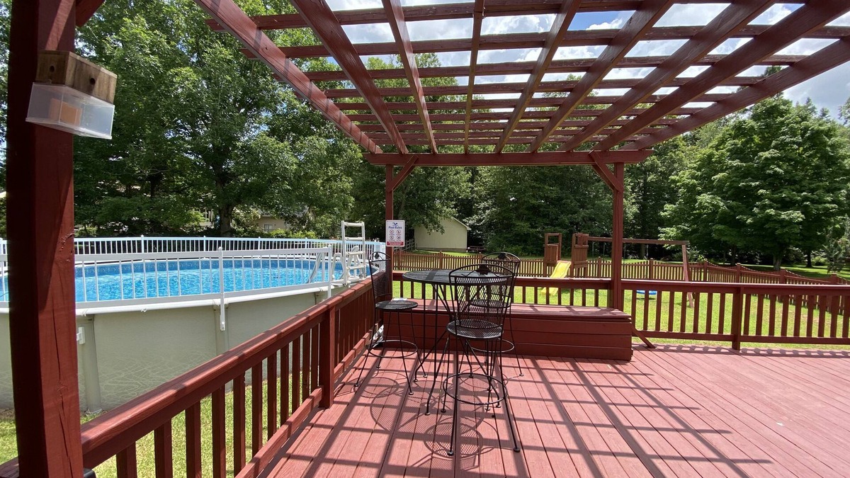 Westgate House | POOL! 4 beds, near Camp Lejeune, in Golf Course community, near Beaches sleeps 8