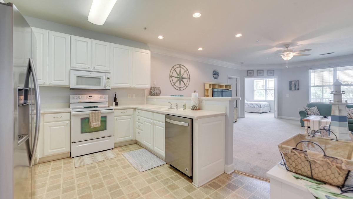 Calabash Condo | Pool Access & 11 Mi to Beach: Calabash Condo!
