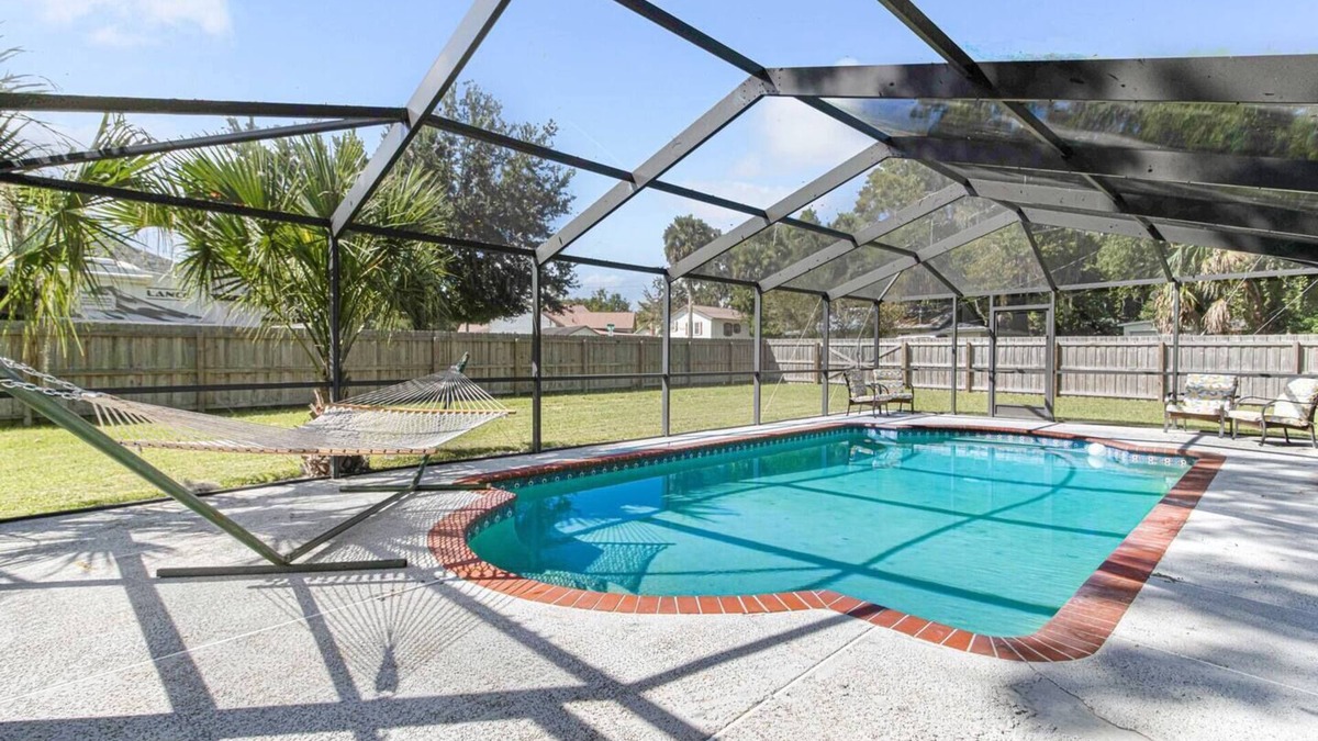 Historic District House | Pool, bbq & large backyard in charming downtown. Pet Friendly!