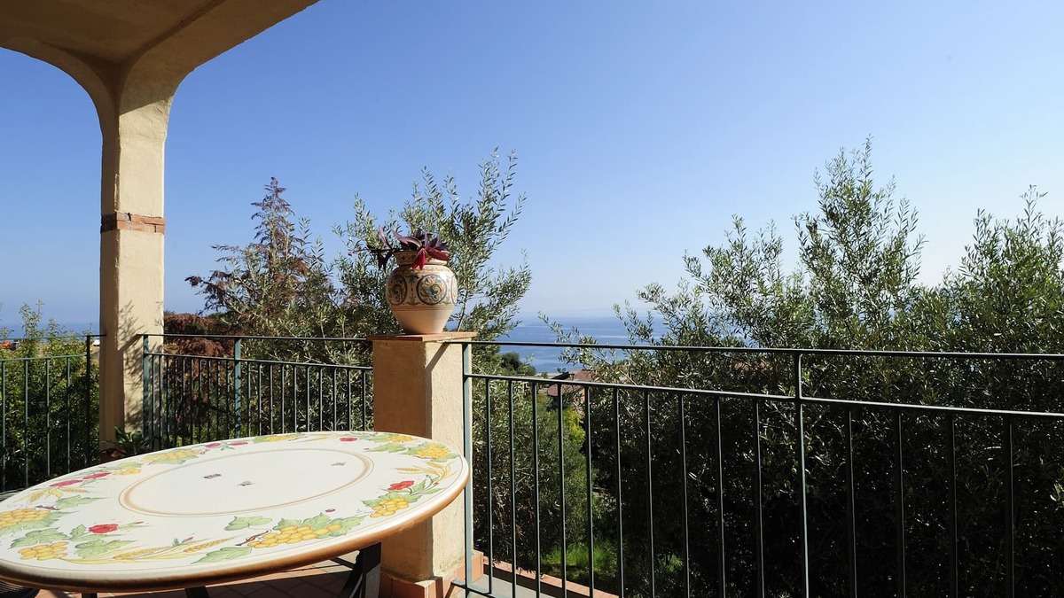Sorrentini Apartment | Pool, beach and relax! 4 pax