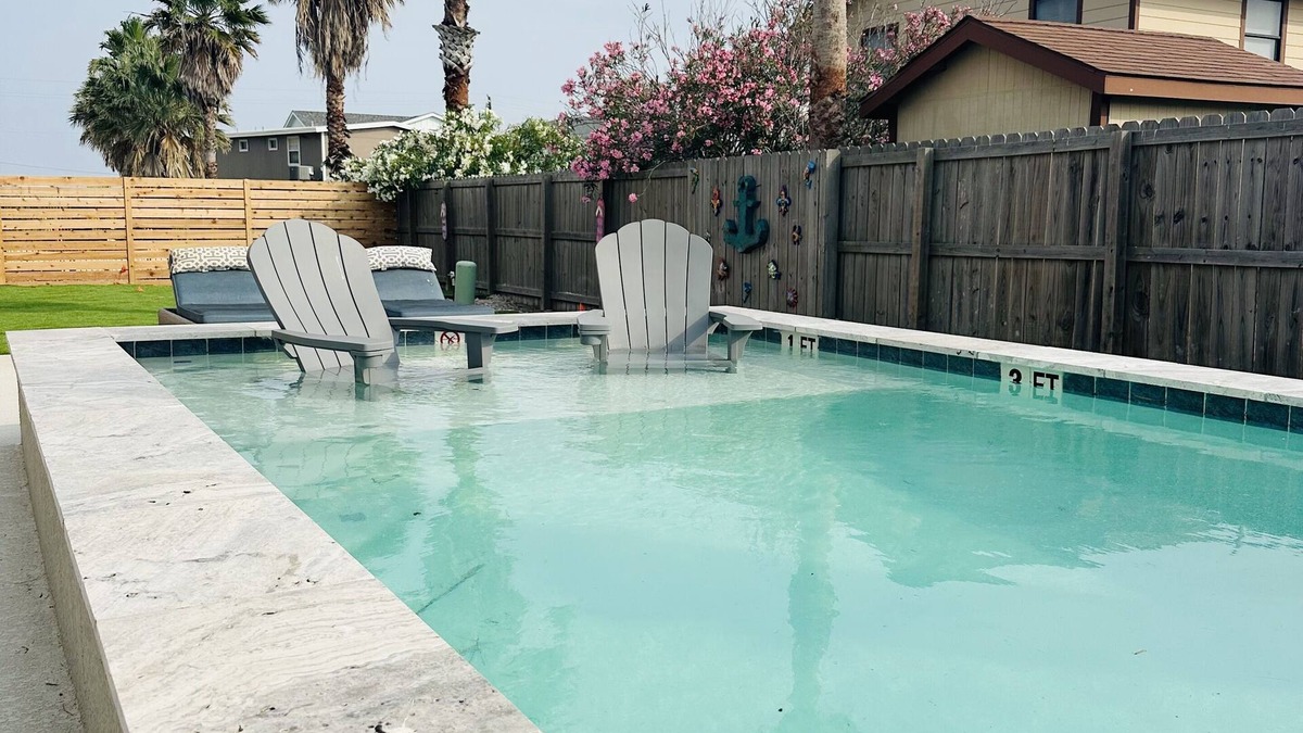 Leeward Sands House | Pool & Fenced Yard in Town <> Parking <> 2 bdrm - 2 bath