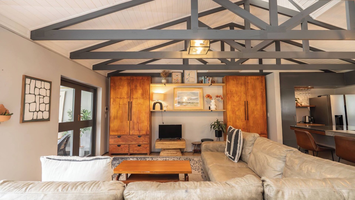 Die Boord House | Pool & Garden Winelands Retreat