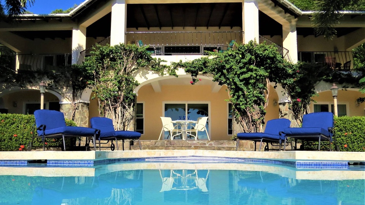 Spring Estate Villa | Pool, hi speed internet, gourmet kitchen, bbq. Great view and tropical breeze.