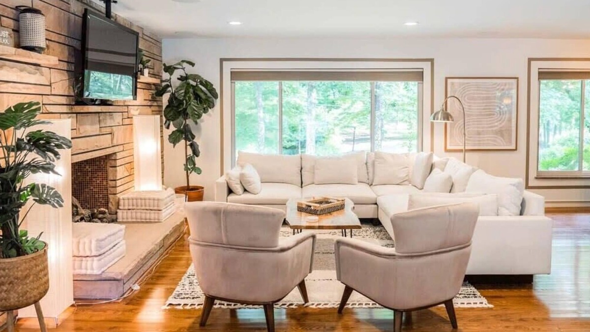 New Castle House | POOL HOME on 1 acre! Perf for groups & families!