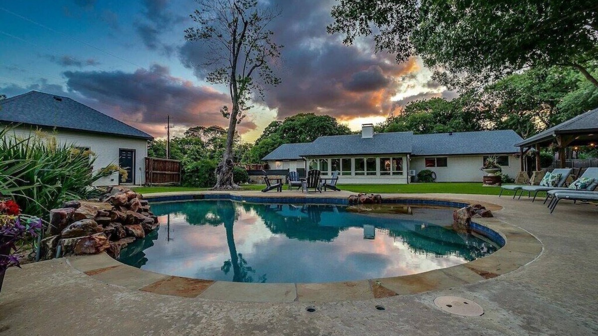 Keller House | Pool, Hot Tub, Veranda, 1 Acre w/mature Tree’s