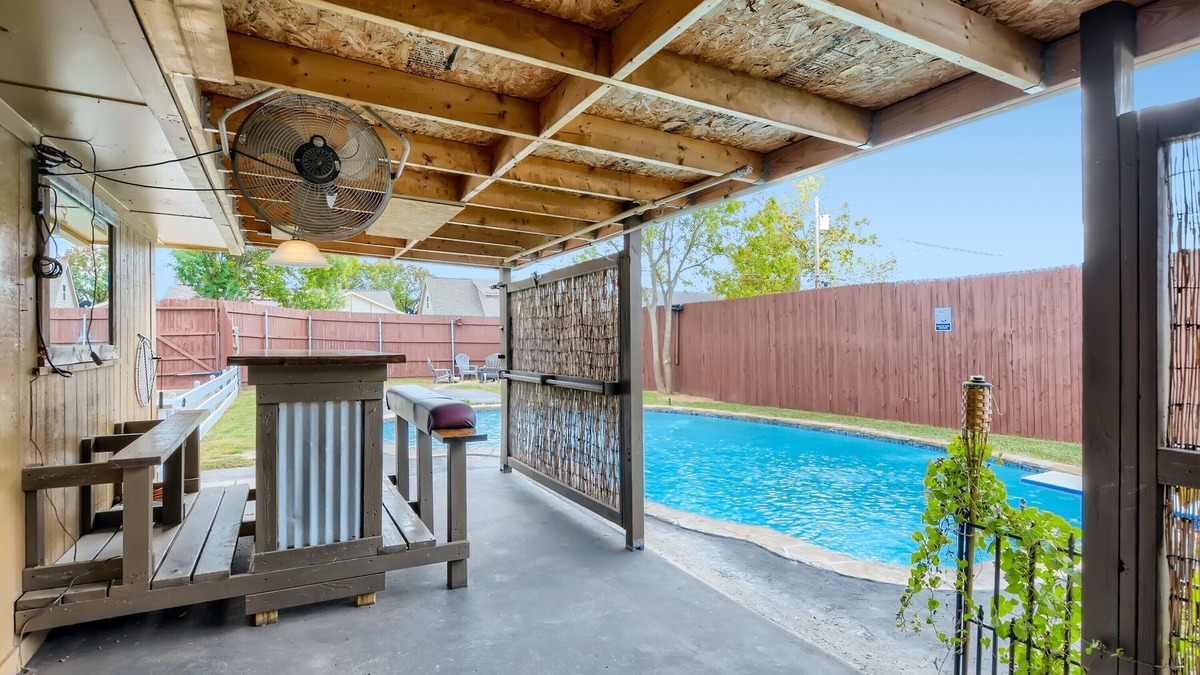 Wylie House | Pool house in Wylie, TX 10min. from George Bush Turnpike