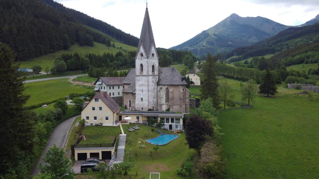 Vordernberg Villa | Pool, Pokale, Sauna, Billard, Kirche u. viel Natur