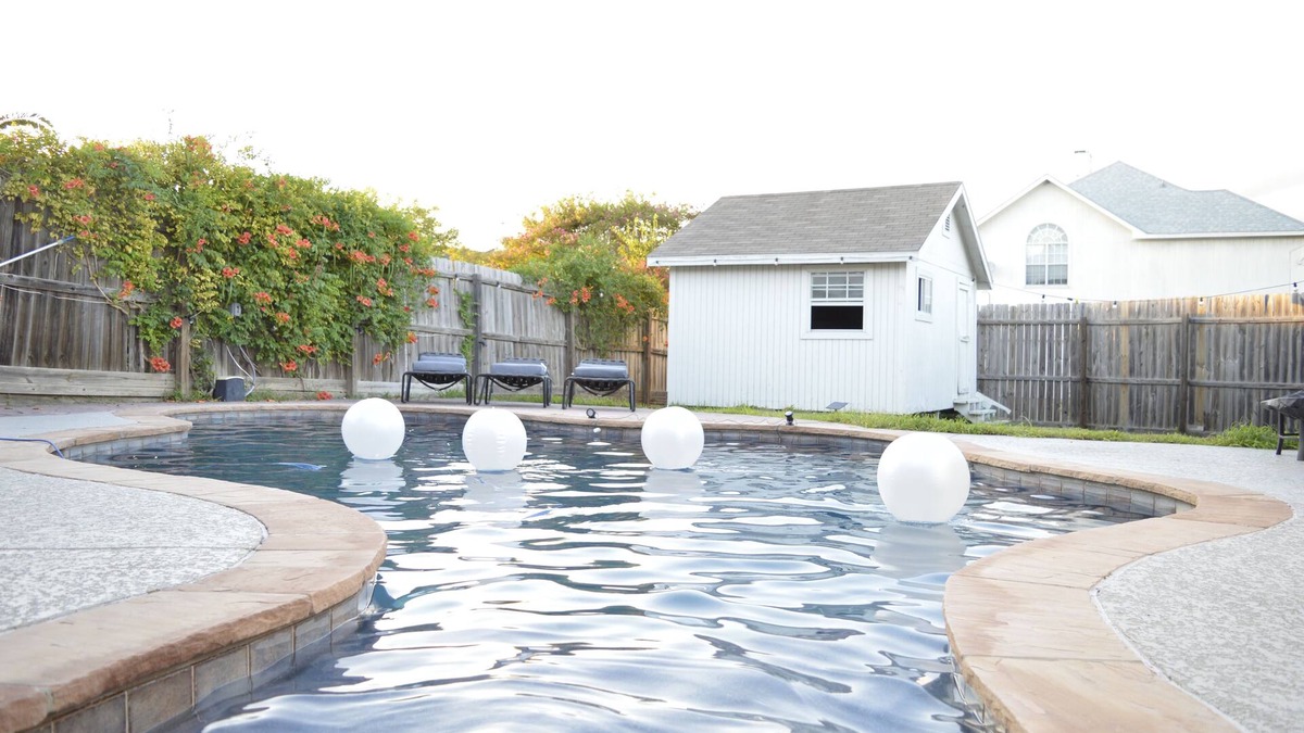 Mesquite House | Pool Side Texas Style Retreat