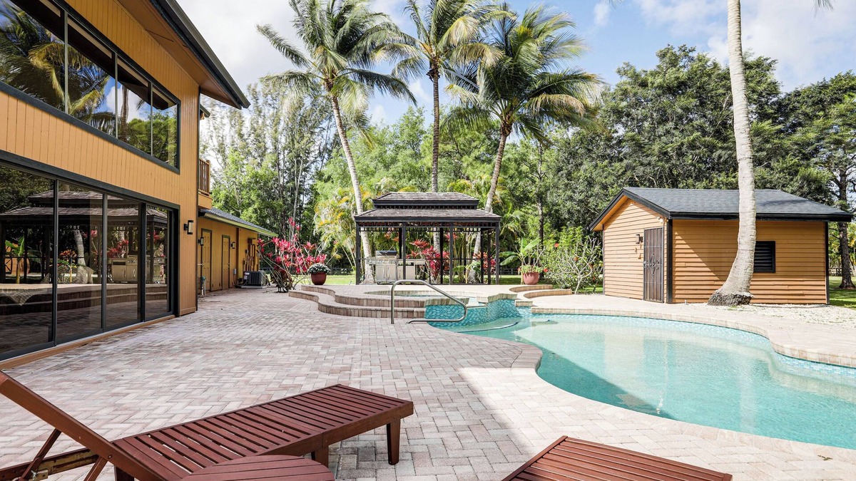 Hunt Club House | Pool Table + Bar: Spacious West Palm Beach Retreat