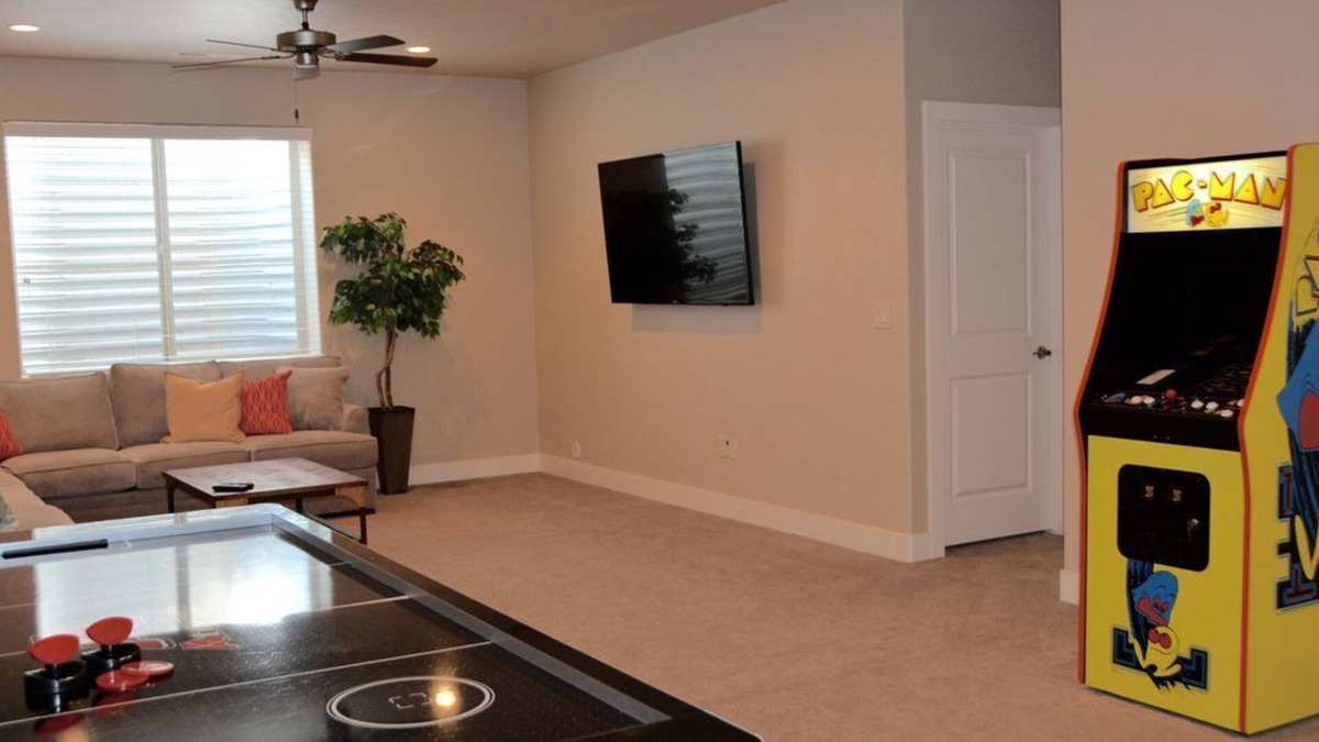 Santa Clara House | Pool + Theater + Arcade + Canyon View + Sleeps 22 + Across from pool entrance