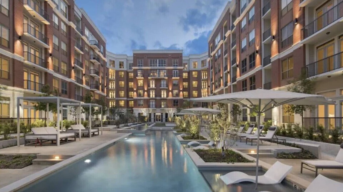 Spring Apartment | Pool View Furnished Apartment in Spring, TX