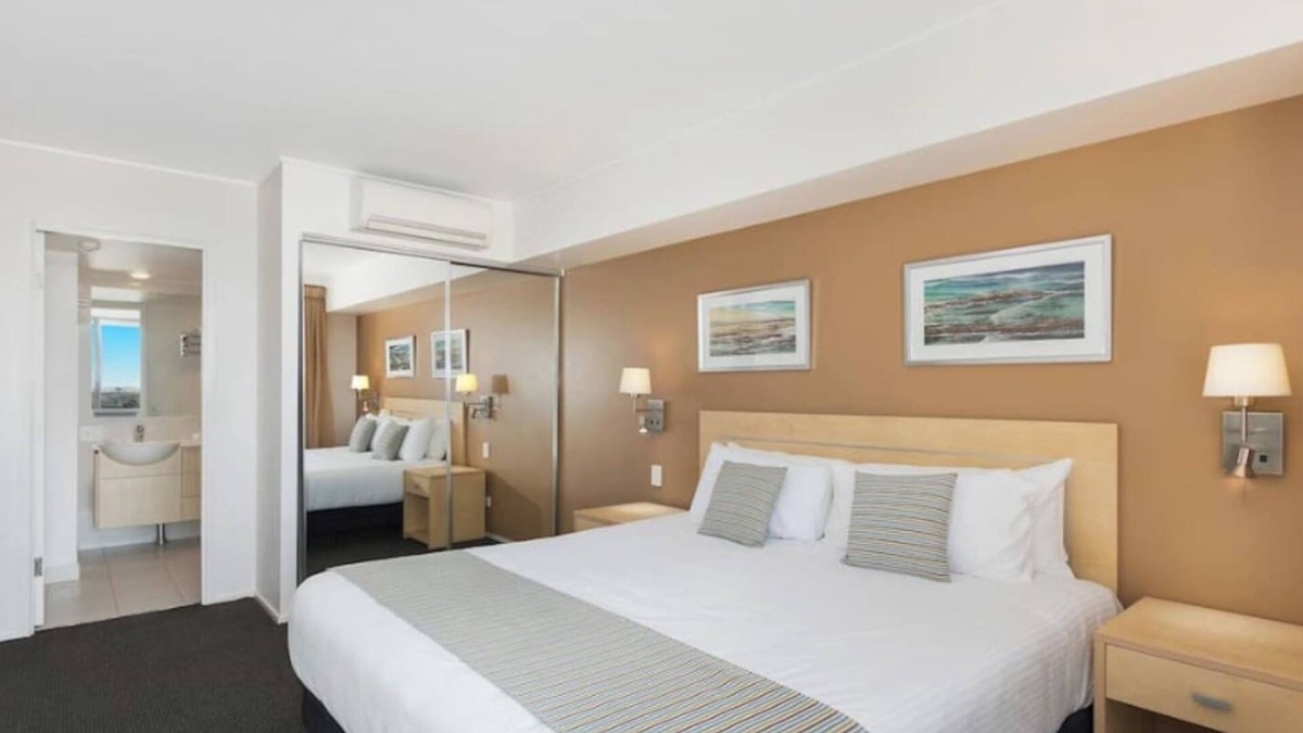 Ballina Apartment | Pool View Retreat - Free WIFI