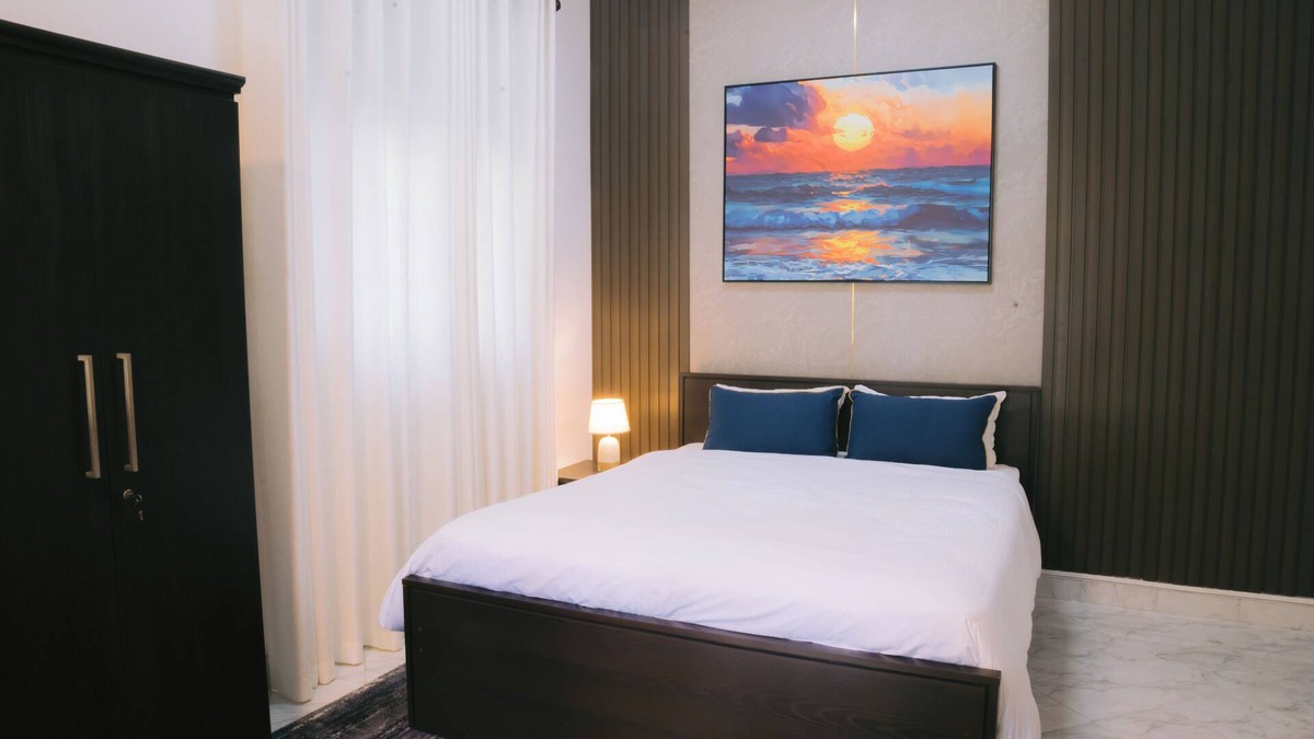 Katana Villa | Pool View With Queen Size Bed Room+ A/C