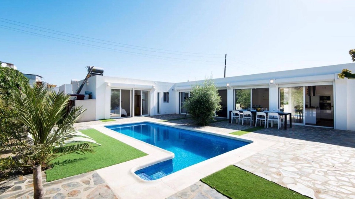 Torre de Benagalbon House | Pool Villa & Beach House