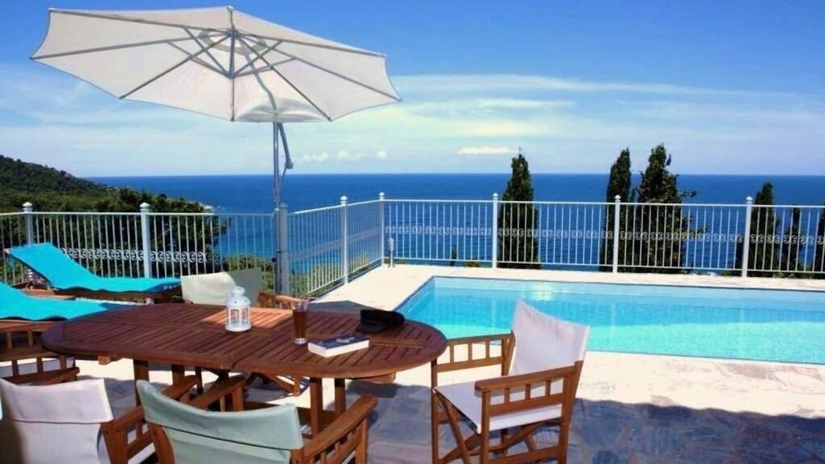 Xanthi Region Villa | Pool Villa Perivoliou walking distance to 4 beaches, near Mamma Mia Church