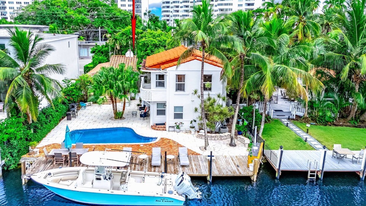 Seven Isles House | Pool & Waterfront! Las Olas+Walk To Beach!