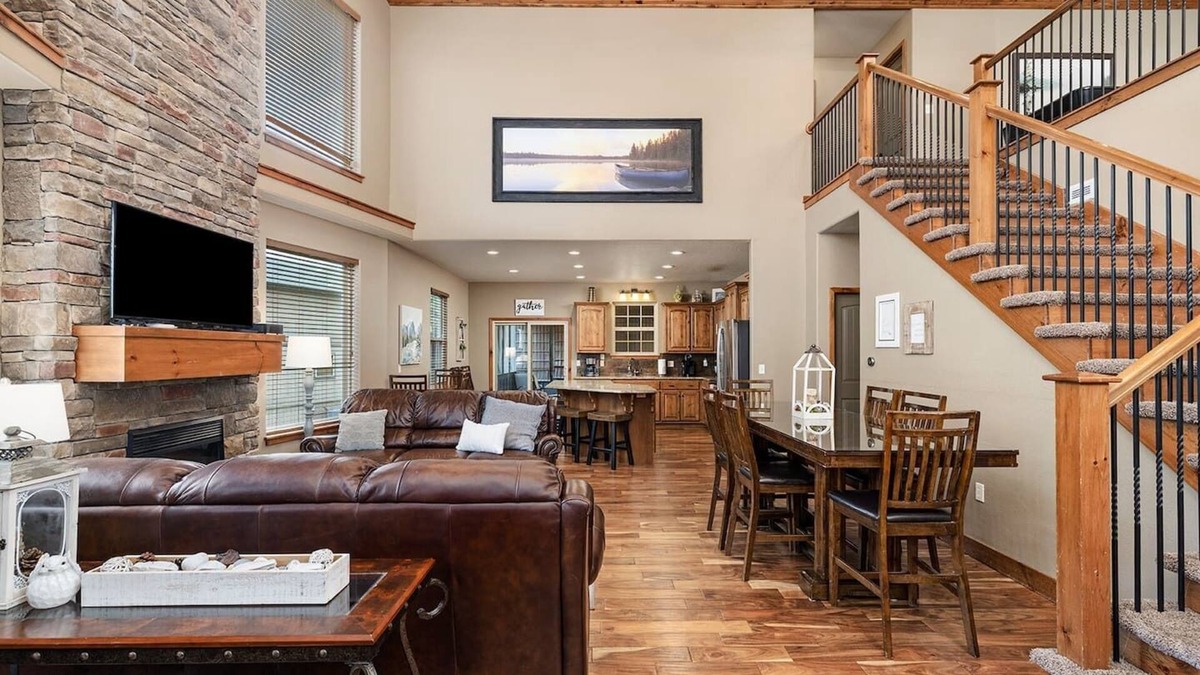 Branson House | Pools, Pool Table, Rec Room, Splashpad, Waterslide