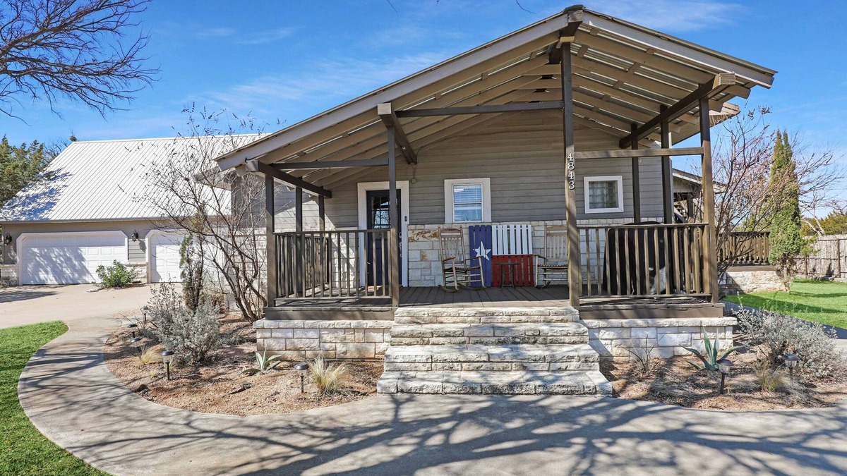 Graham House | Poolside at Possum Kingdom sleeps 12
