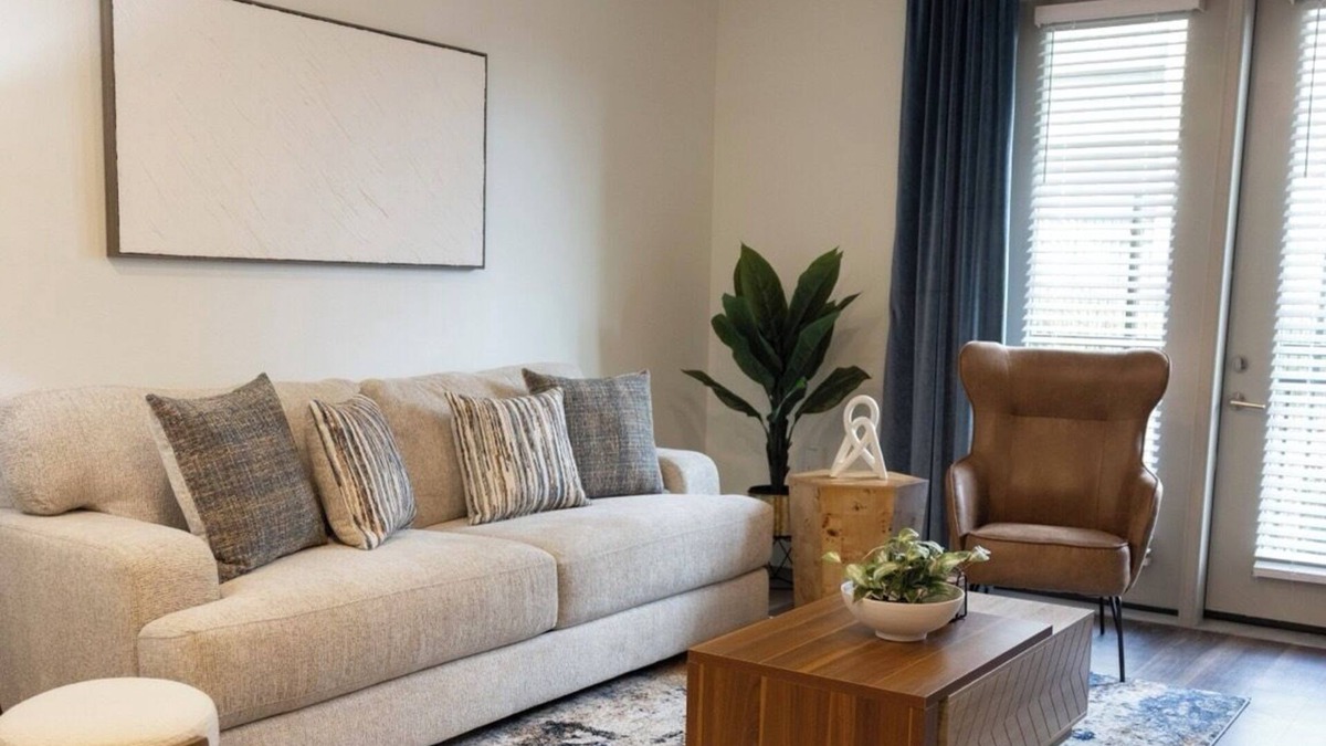 Addison Apartment | Poolside Bliss, Trails and Culinary Delights!