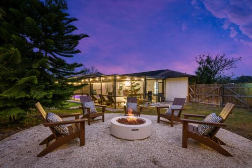 Walsingham House | Poolside Fun Games Perfect Family Escape
